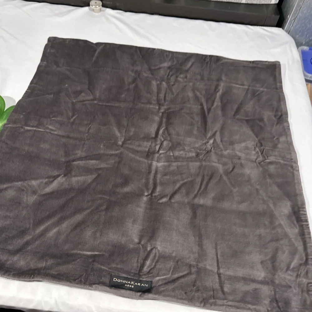NEW Donna Karan‎ Home [ Euro European Sham ] Pillow for Radiance Collection
